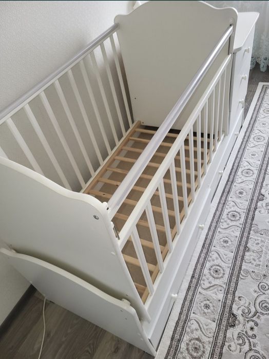 Продам детскую кроватку 3 в 1