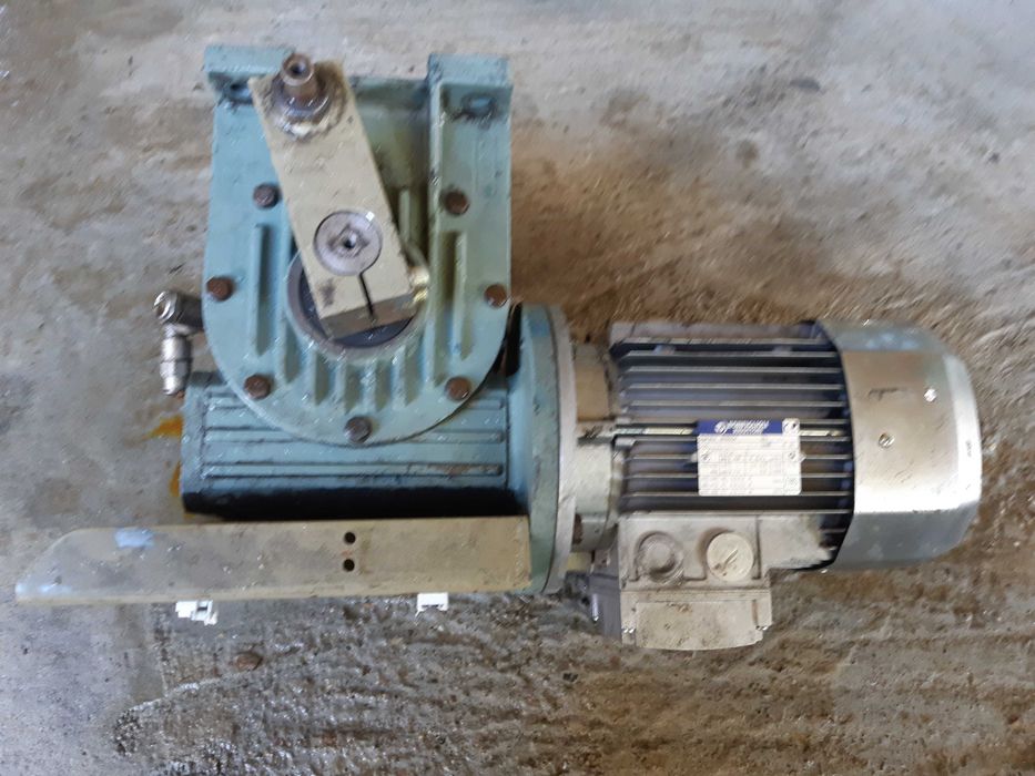 Motor cu reductor