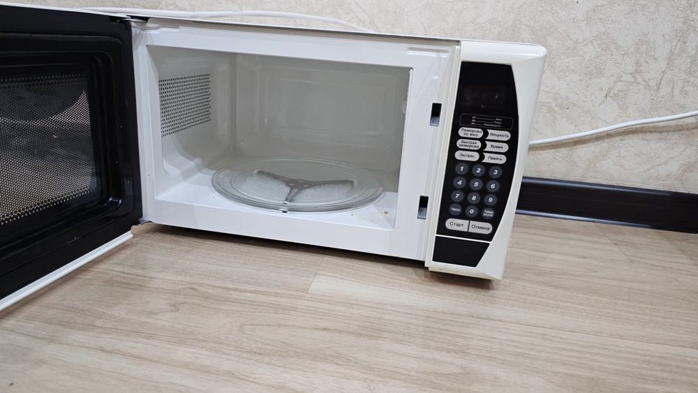 Микроволновая печь elenberg 700 Вт