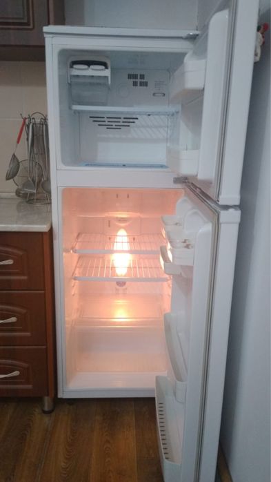 Продается Холодильник LG