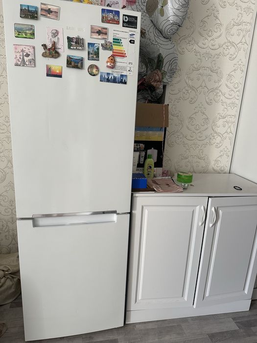 Холодильник SAMSUNG продаю