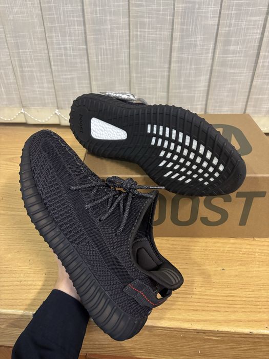 Yeezy 350 black