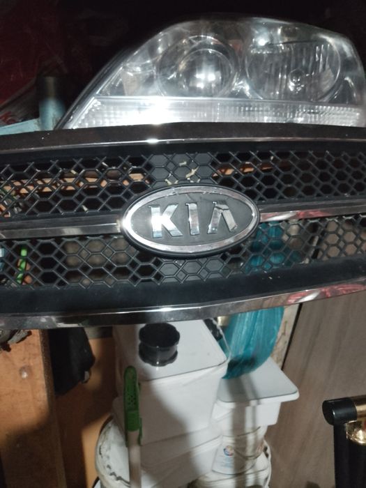 Ляв фар за kia sorento и решетка