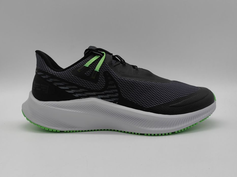 NIKE Quest 3 Shield