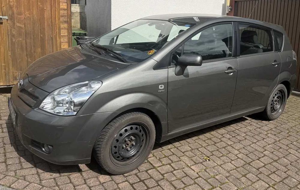 На Части Toyota Corolla Verso 2.2D4D 136к.с. 2005г.