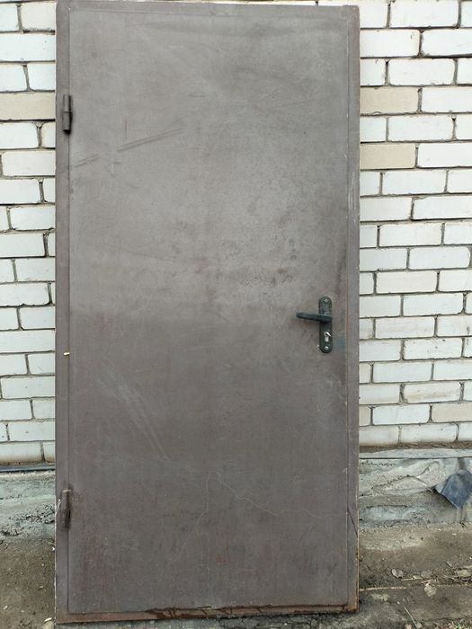 Есік сатылады,ор 2.10х1.05