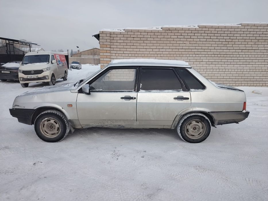 Продам машину 21099