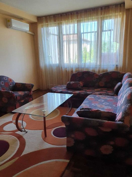 Vand apartament 3 camere vedere la Dunare