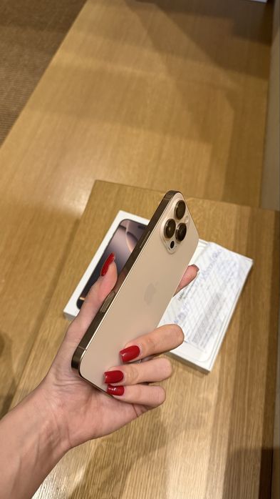 Продаю iPhone 16 Pro Max, 1 ТБ