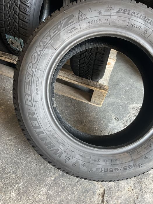 4 anvelope iarna 195/65/15 Dunlop 8 mm!