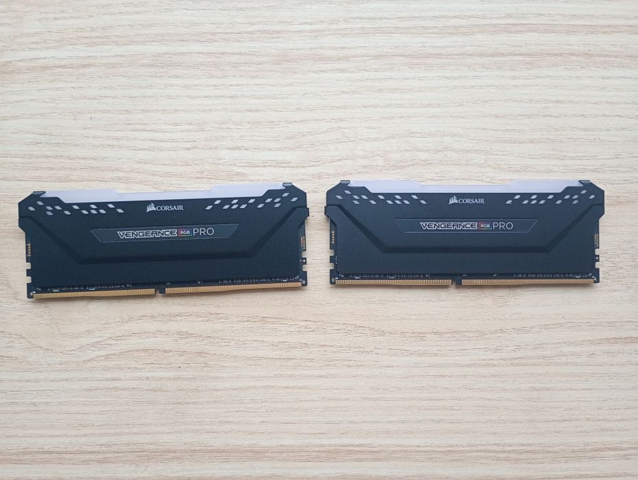 32GB DDR4 3200MHz cl 16 Corsair Vengeance Pro RGB