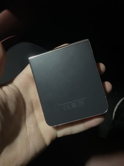 Z flip 4 128gb продажа срочно