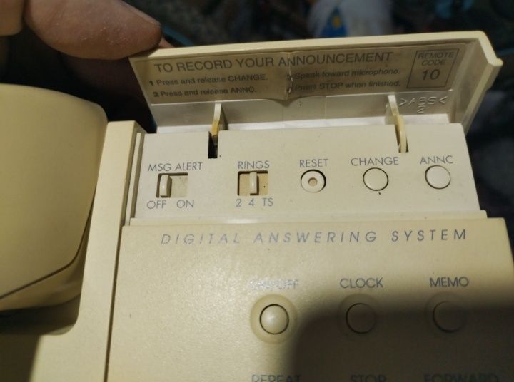 Telefon fix cu robot AT&T