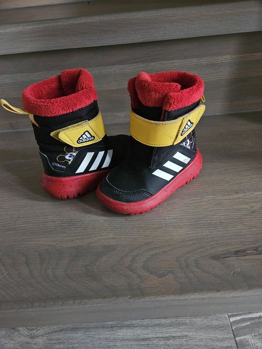 Vând cizme adidas, mărimea 22
