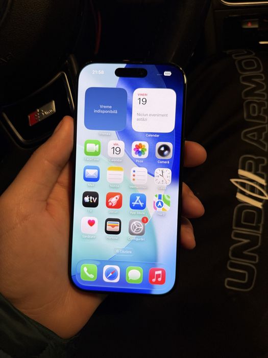 Vand iPhone 16 PRO black 96% bateria