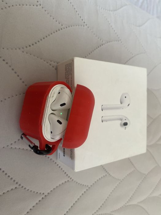 Продам наушники AirPods