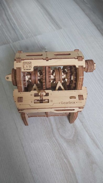Vând puzzle 3D lemn Ugears cutie viteza