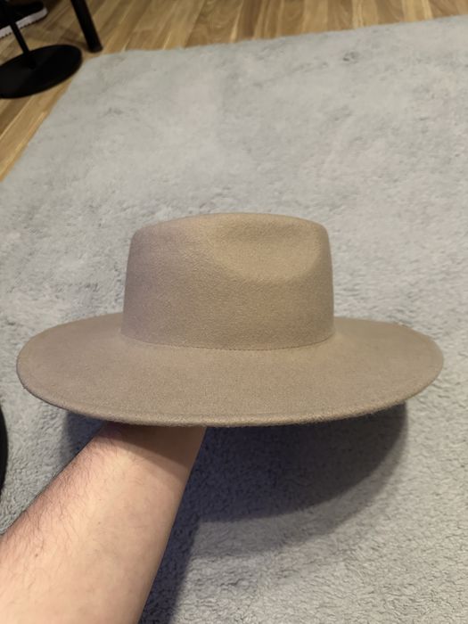 Palarie din lana Zara