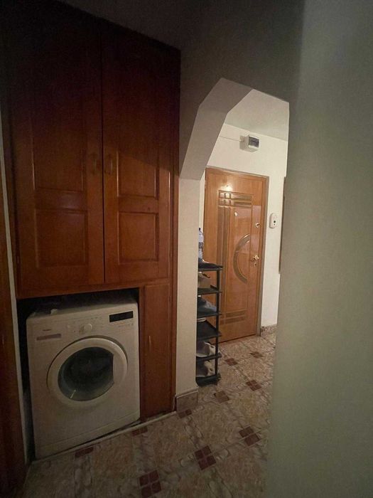Apartament 3 cam decomandat, ultra spatios, mobilat, 2 balcoane, spațiu depozitare aditional, bloc din 1987