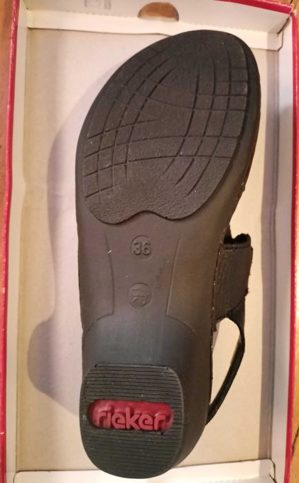 Дамски кожени сандали Rieker