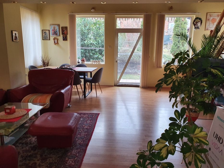 Под наем вила на 200м.от минералният гейзер