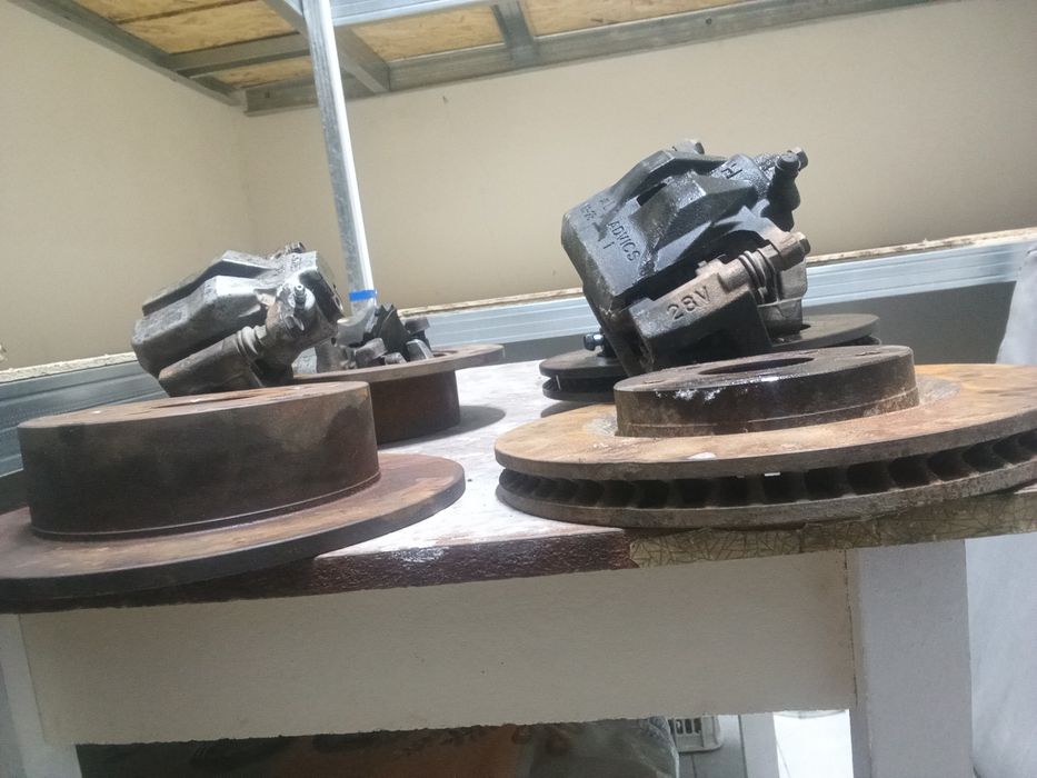 Тормозные диски Супорт. Колотки  . От камри40