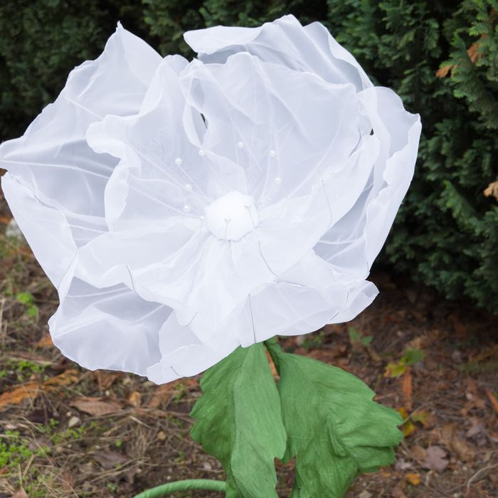 Големи хартиени цветя на стойка, украса за събития, фотосесии, витрини