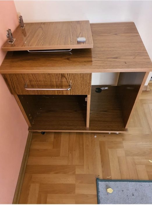 Birouri  pentru diverse activități, pentru scoli, sali de conferință , after school