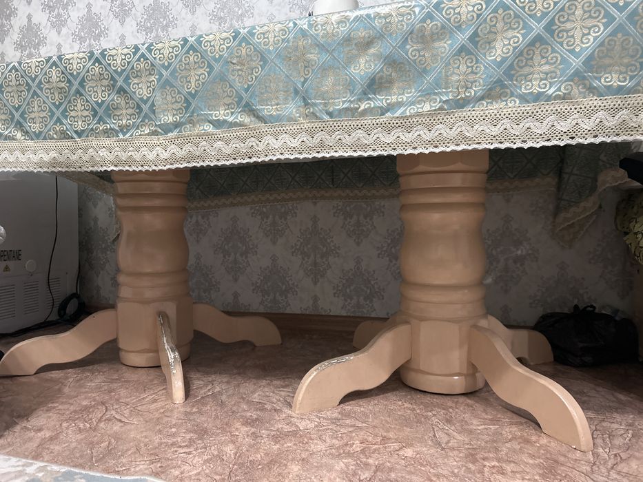 Продам овальный гостильной стол