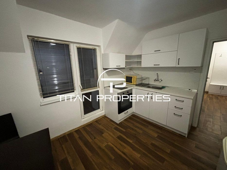 Дава се под наем Тристаен апартамент в Бургас, Възраждане - 65 кв.м за 408 € - Снимка #1