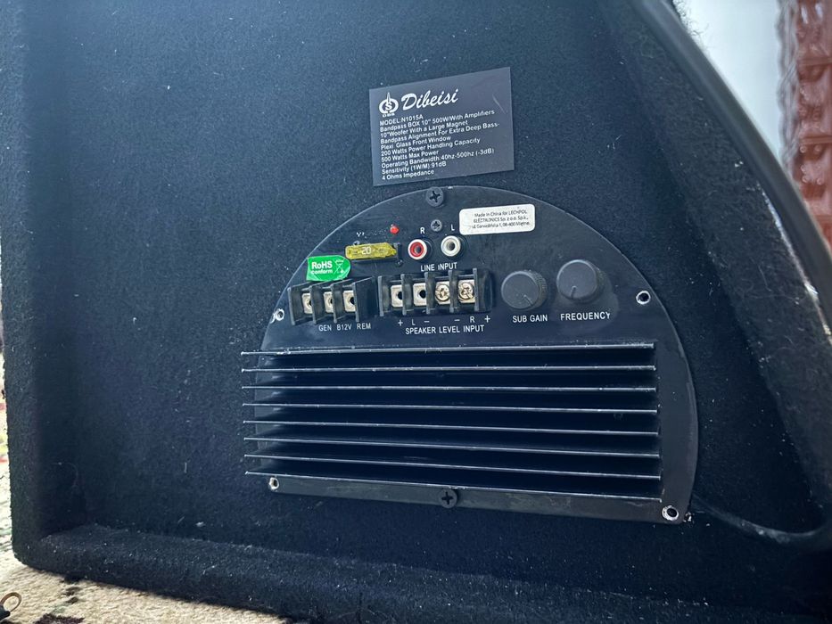 Vand subwoofer auto cu statie shark de 1200W