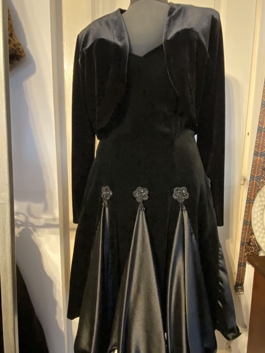 Rochie ocazie din catifea și bolero catifea neagră