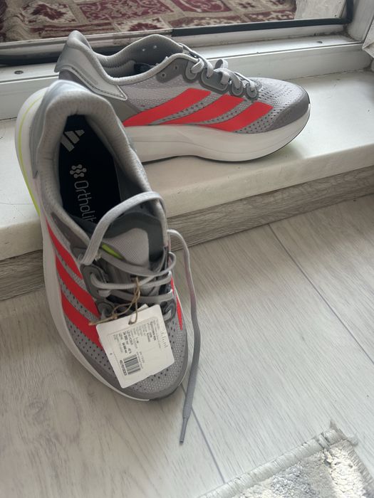 Кроссовки адидас