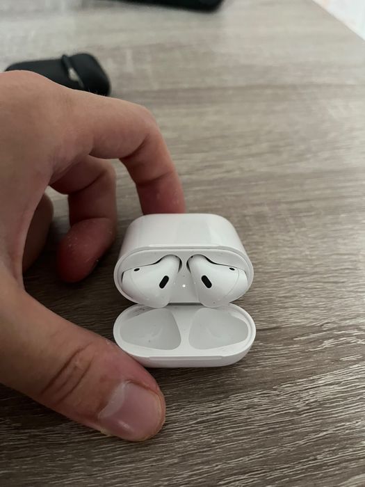 Apple airpods 2