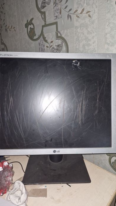 продам монитор LG