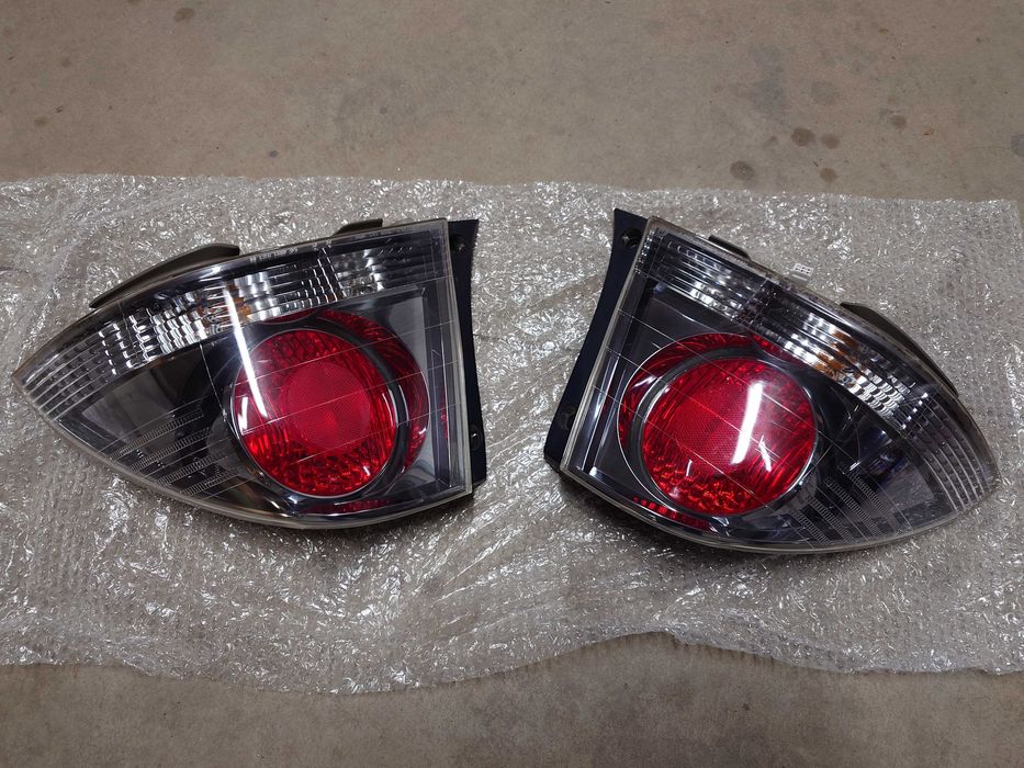 Lexus IS200 - Задни стопове - К-Т - Отлично състояние - XE10 /04.1999 - 07.2005/