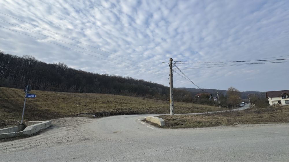 Teren intravilan de vanzare in Corunca