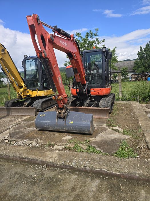 Excavator miniexcavator inchiriez