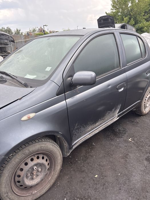 Тоьота Ярис 1.3i 2005г на части