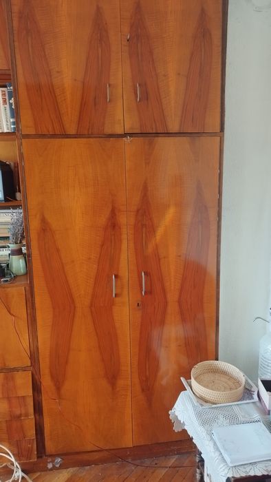 Подарявам мебели