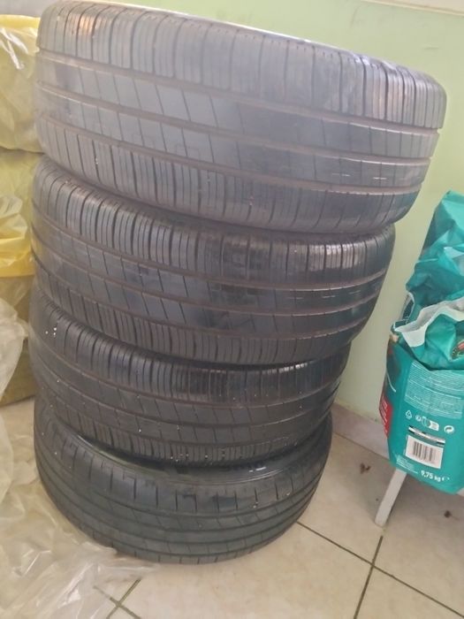 Vând cauciucuri vară 205 r15 55 Renault, 3 buc Goodyear ,1 buc Massimo