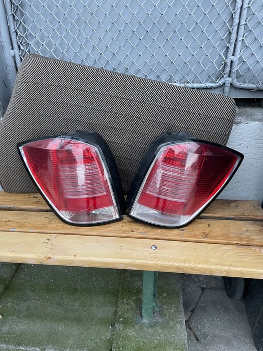 Оригинален стоп за опел астра H комби оборудвани наличен е левия стоп