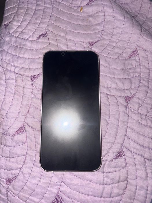 Vand sau schimb IPhone 13 128G cutie si incarcator