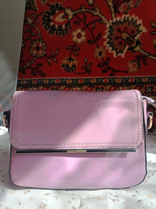 Продам сумочки б/у.