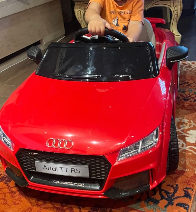Акумолаторна кола червено Ауди, с родителски контрол