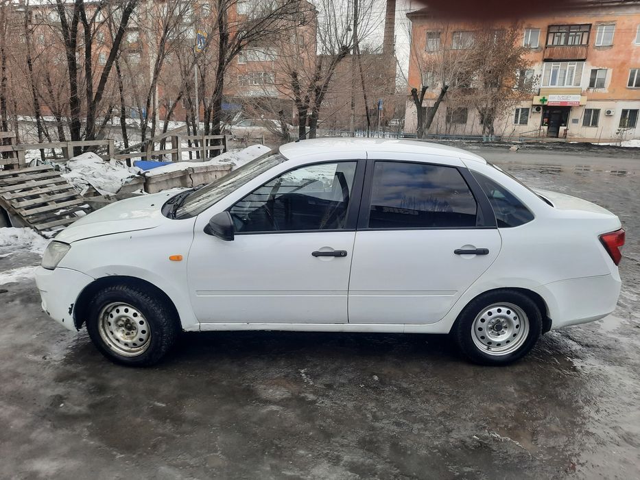 Продам лада гранта. 2016г.  8 клапаный двигатель.