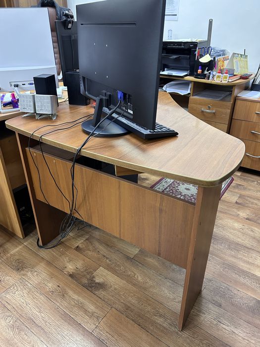 Стол рабочий угловой