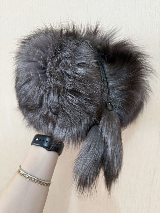 Продам куртки и шапки