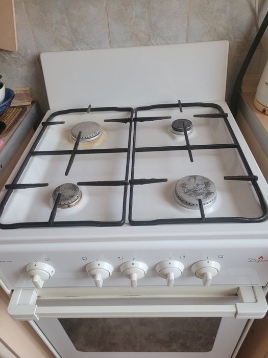 Продам газовую плиту