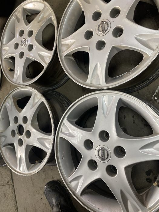 На 15. 5/114,3  4 шт в идеале